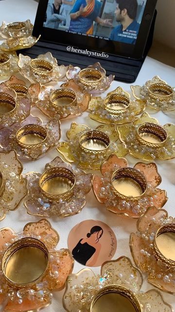 Resin t light holders with t light