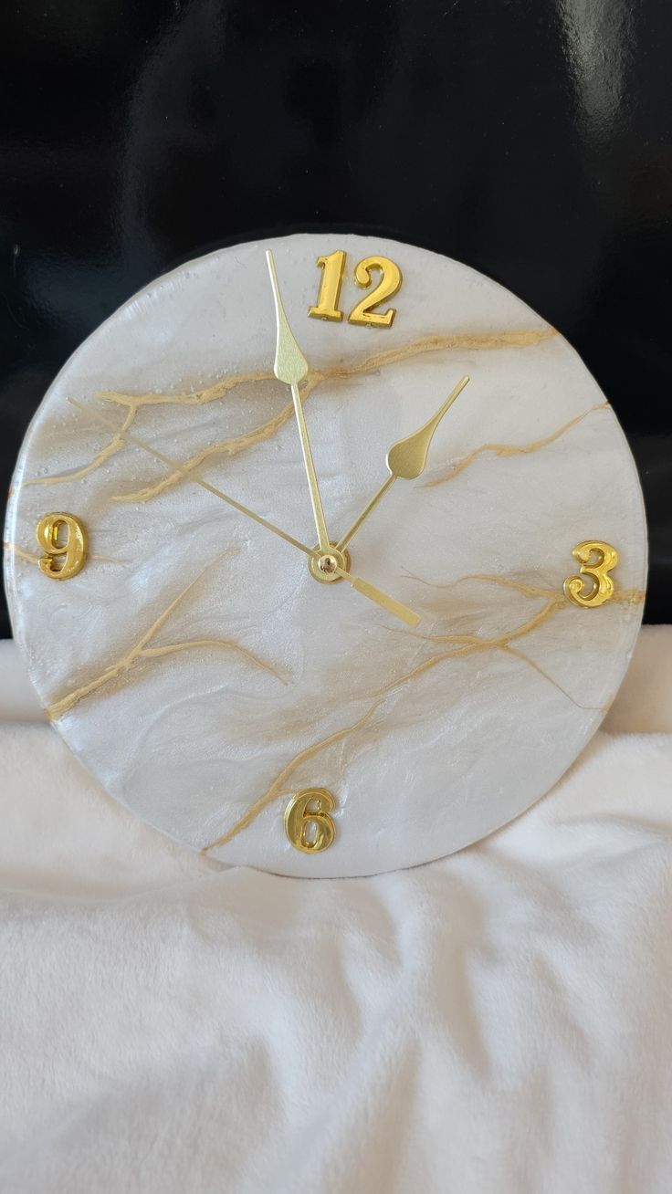 Resin finish Clock