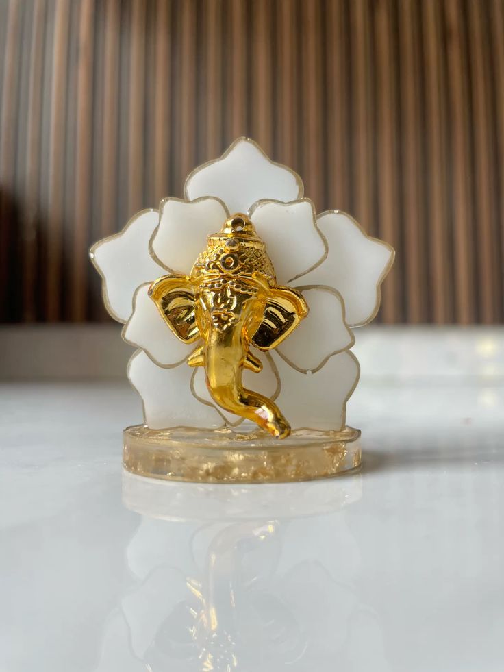 Resin Car dashboard placer